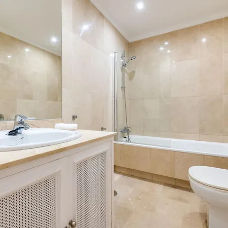 Newly Refurbished 2 Bdrm Amazing Complex W Pools 马尔韦利亚