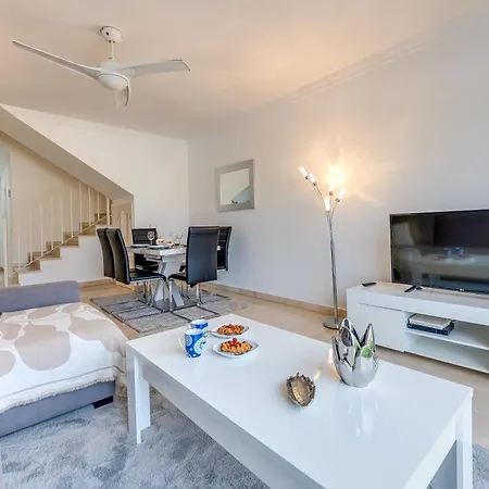 公寓 Newly Refurbished 2 Bdrm Amazing Complex W Pools *