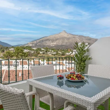 Newly Refurbished 2 Bdrm Amazing Complex W Pools Appartement *